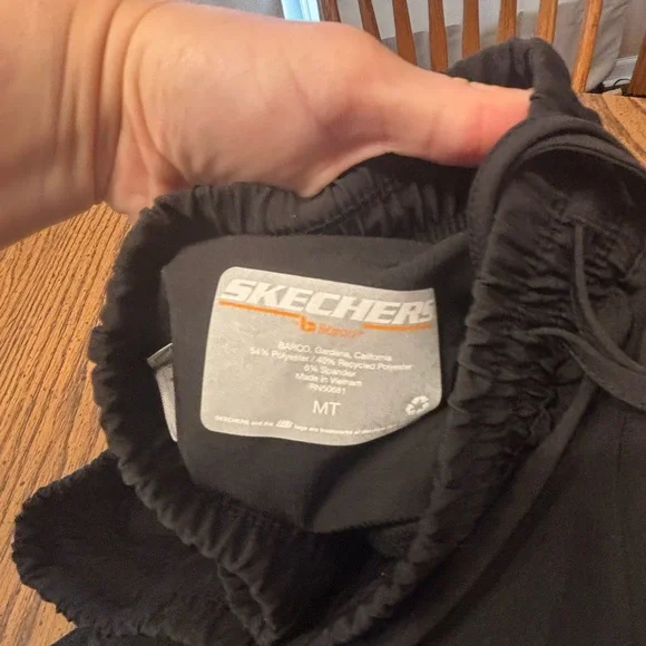 Women’s Sketchers by Barco medium tall jogger scrubs - Picture 10 of 11